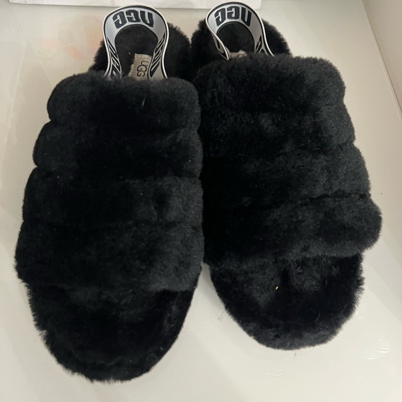 Women Uggs - Picture 2 of 7